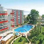 Хотел Fenix 4*
