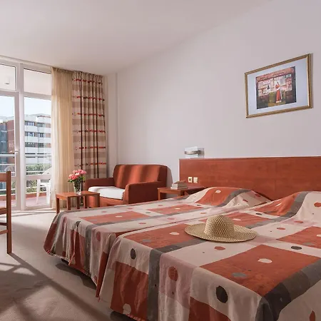 Fenix Hotel 4*